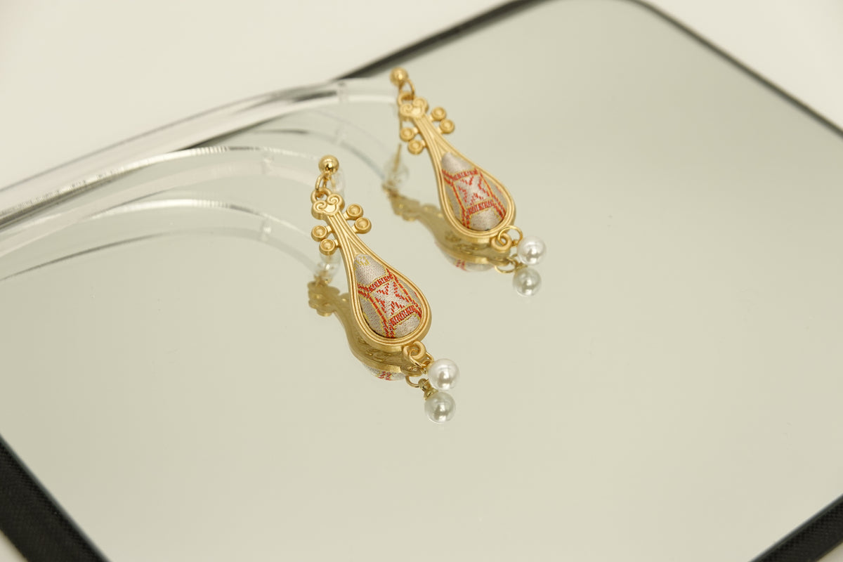 Long Pipa-Shaped Earrings