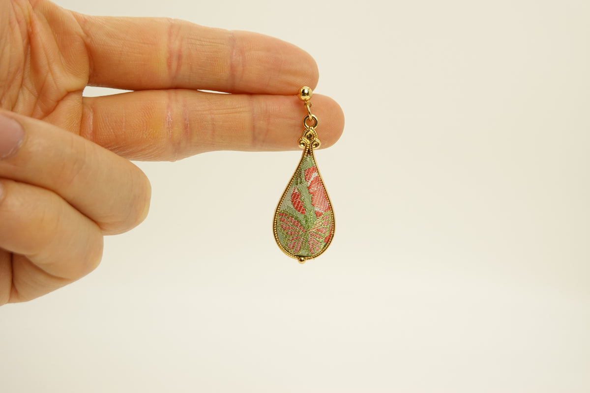 Pipa-Shaped Earrings