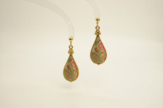Pipa-Shaped Earrings